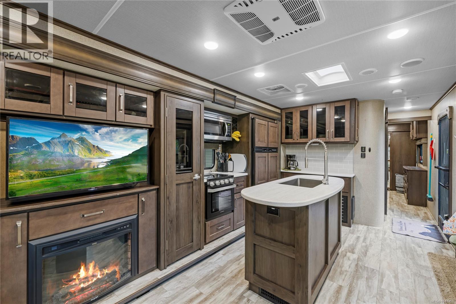 2920 Marshall Rd, Qualicum Beach