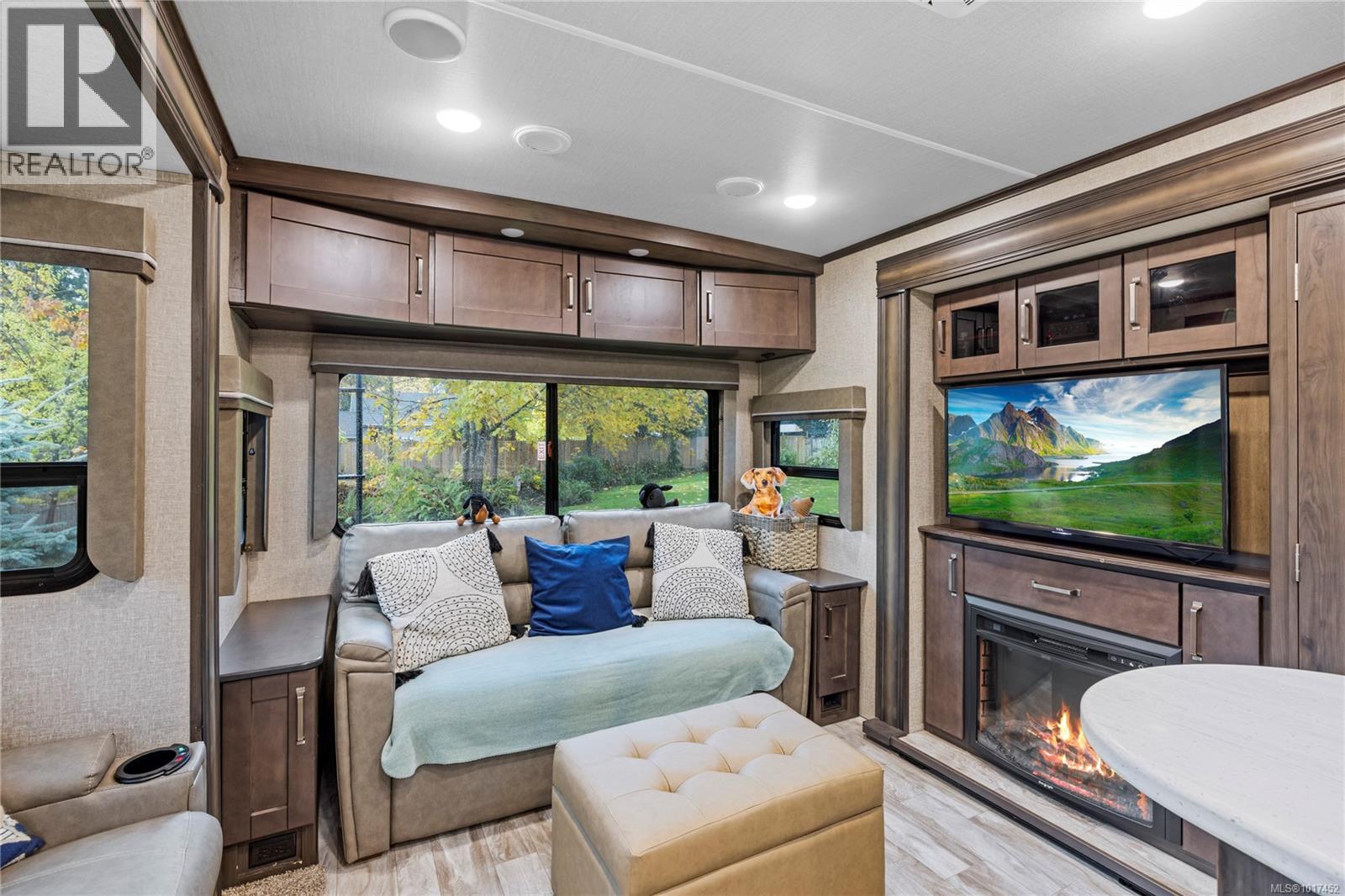 2920 Marshall Rd, Qualicum Beach