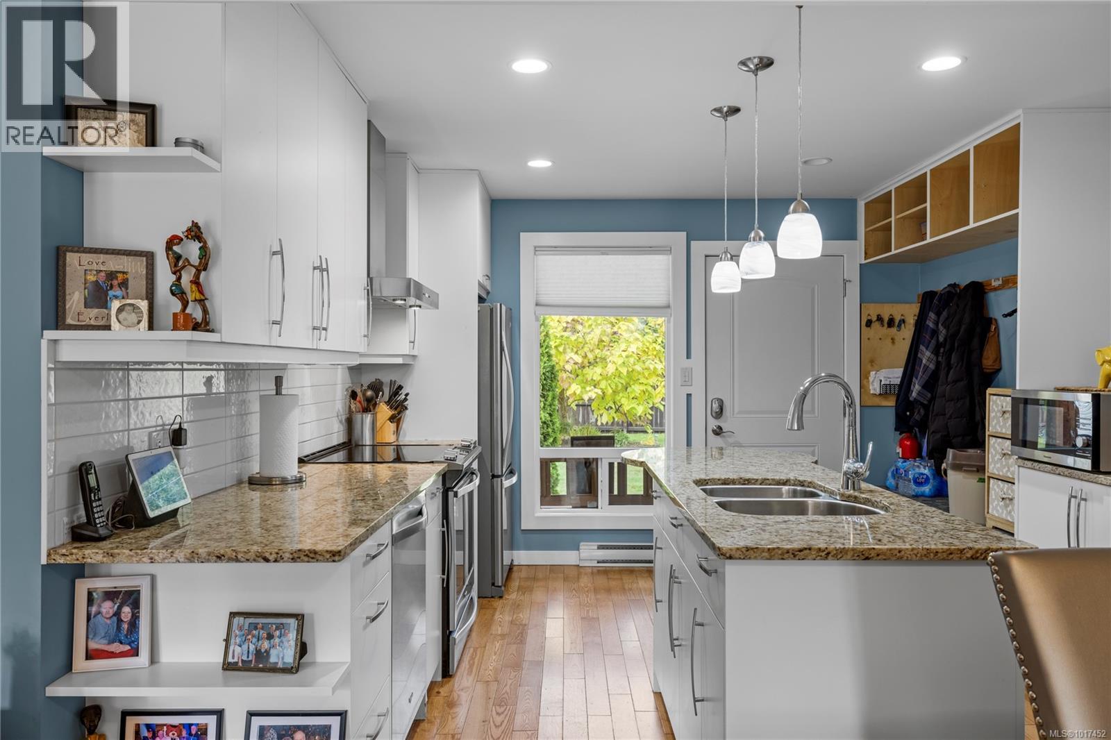 2920 Marshall Rd, Qualicum Beach