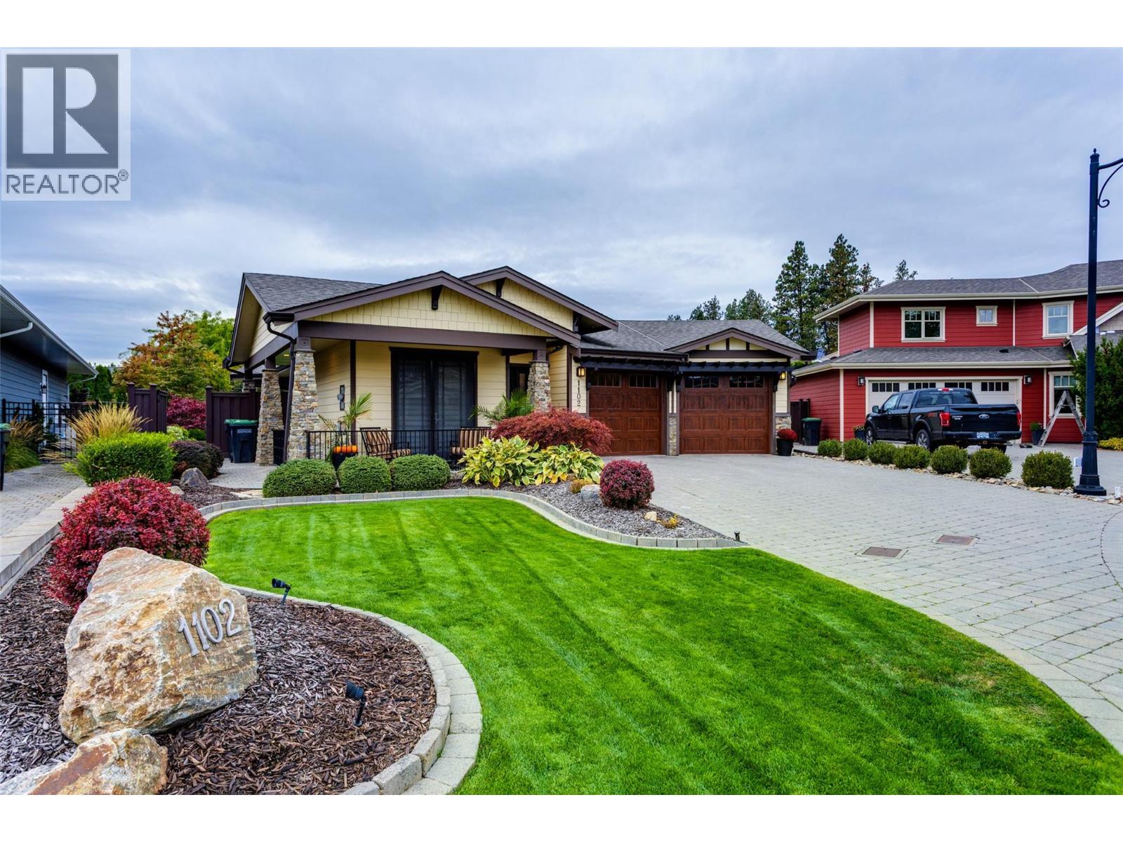 1102 Glenview Court, Kelowna