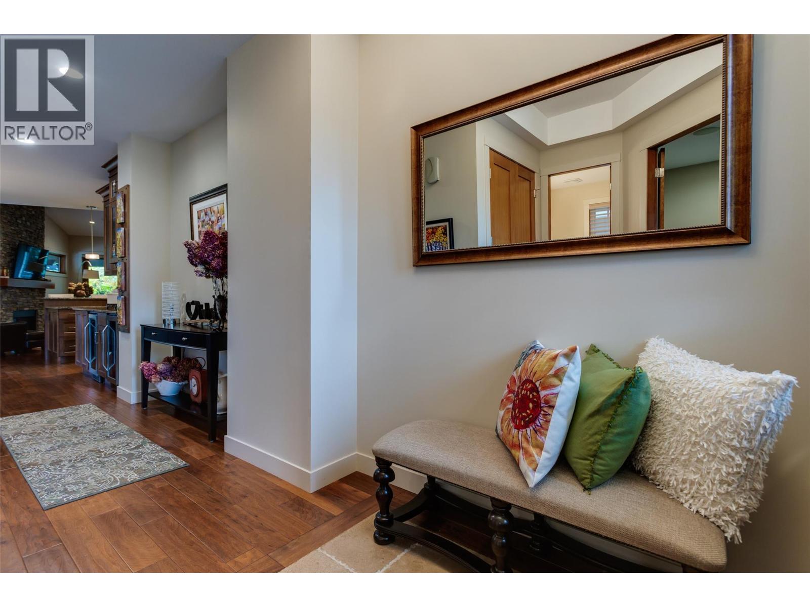 1102 Glenview Court, Kelowna