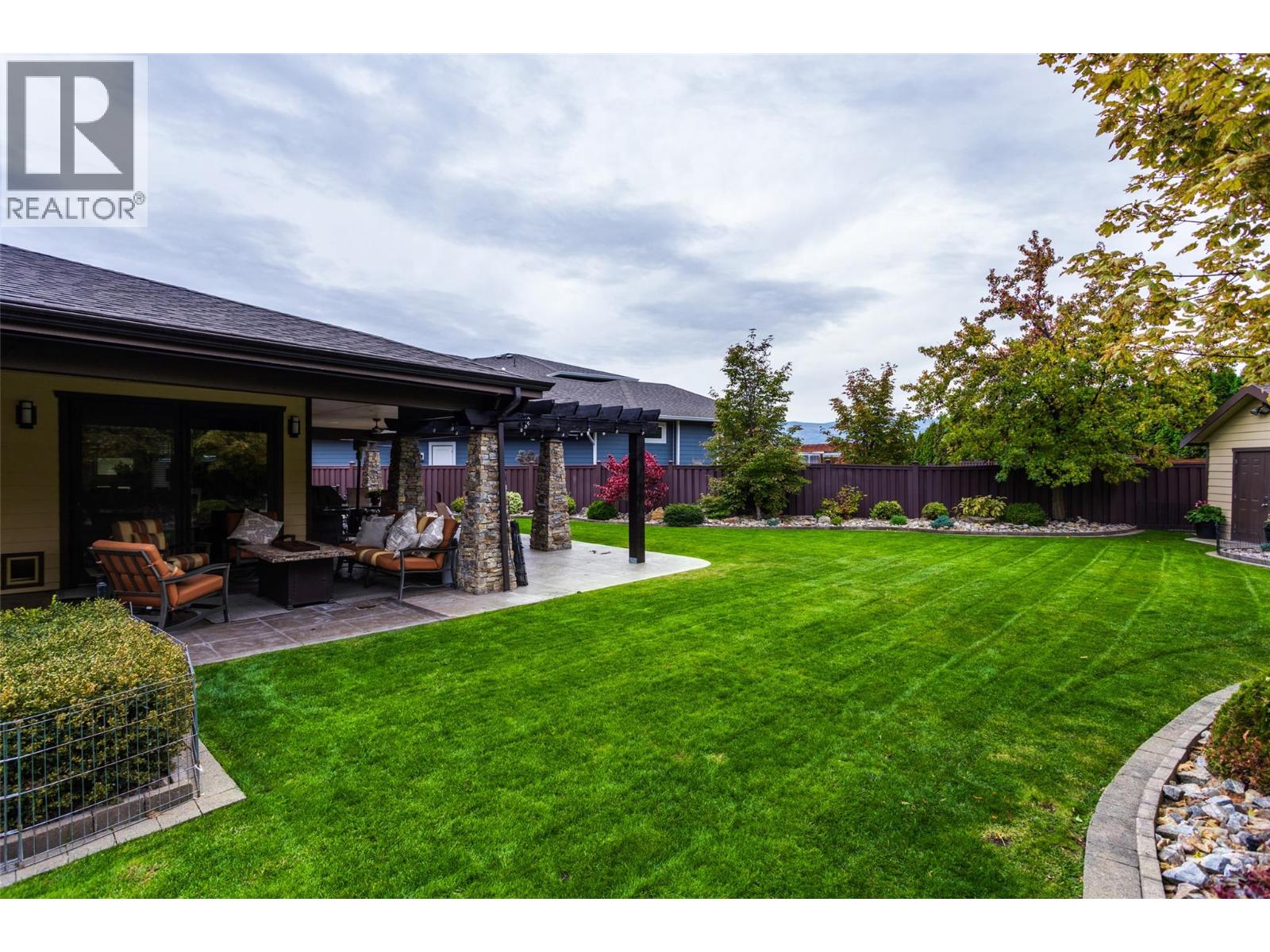 1102 Glenview Court, Kelowna