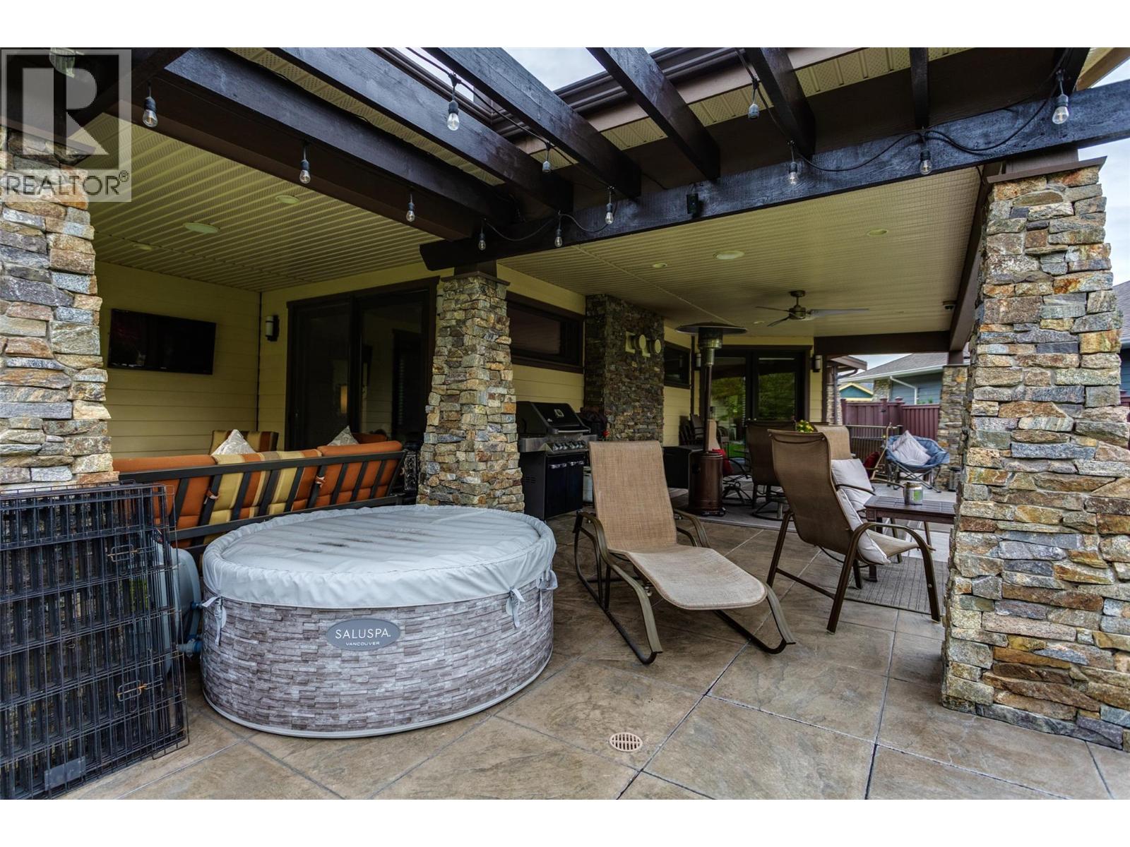 1102 Glenview Court, Kelowna