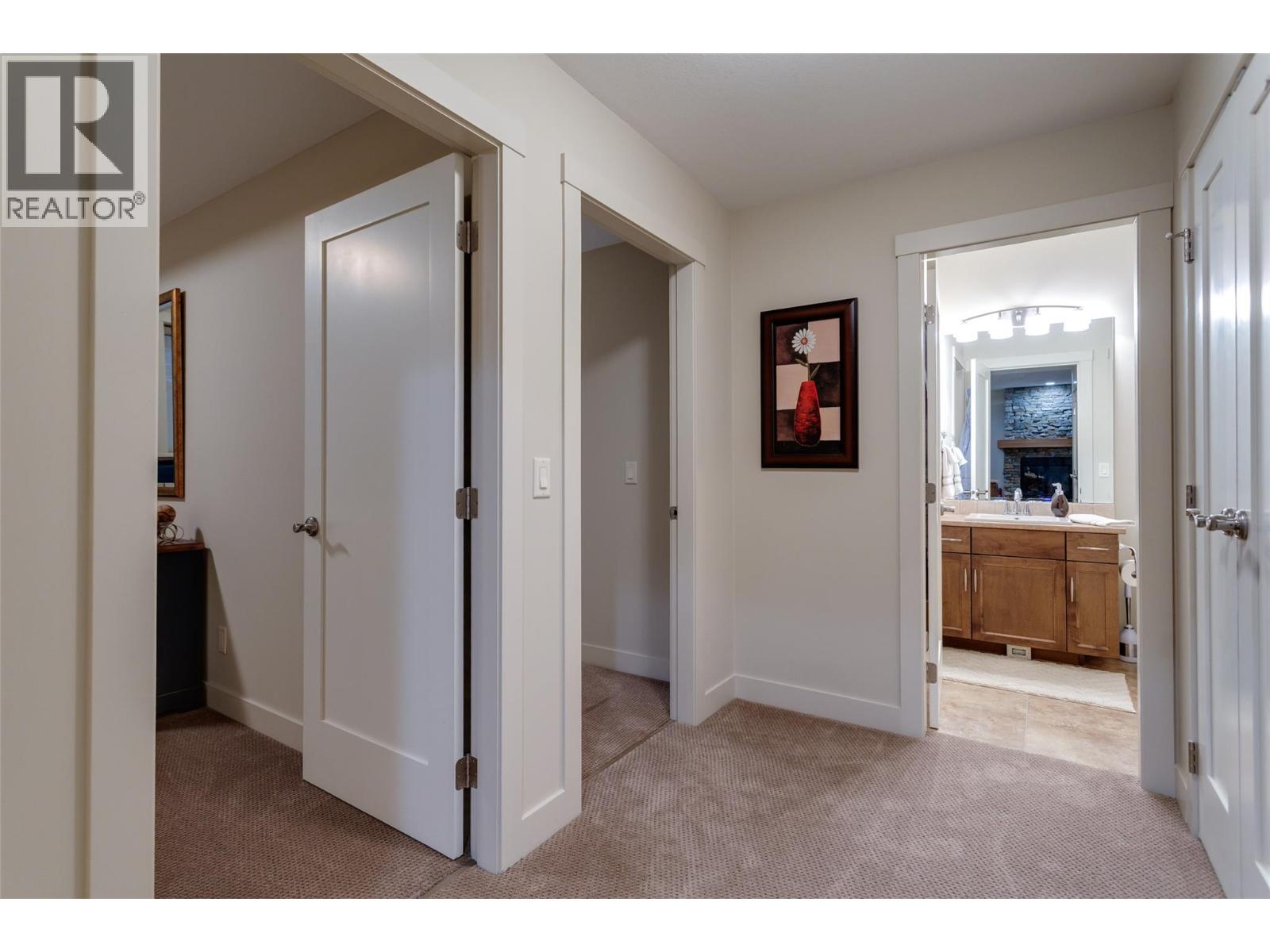 1102 Glenview Court, Kelowna