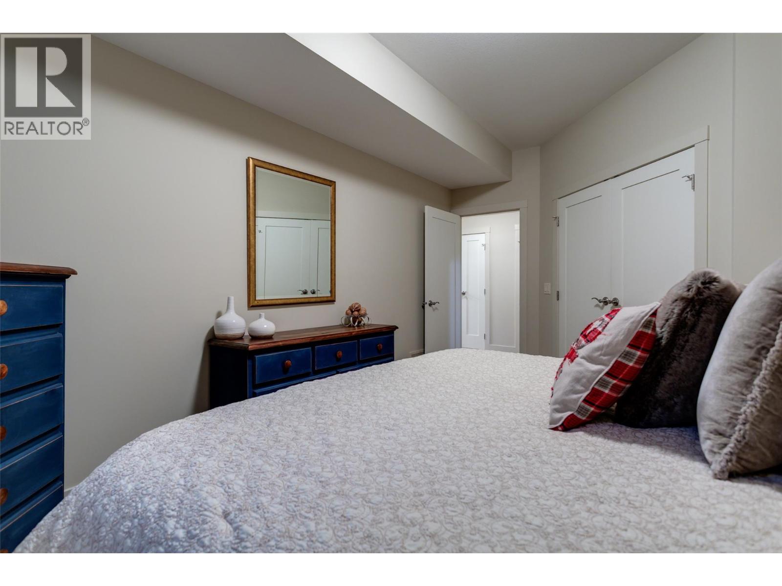 1102 Glenview Court, Kelowna
