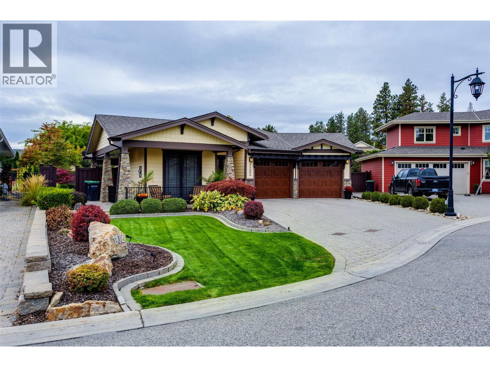 1102 Glenview Court, Kelowna