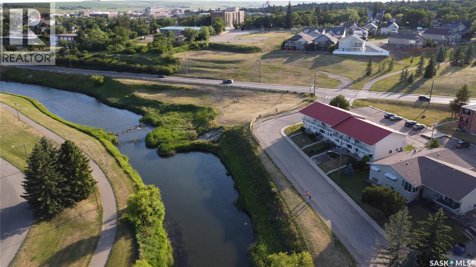 Single Family House 2 Level for Sale in  Bray STREET E Swift Current 