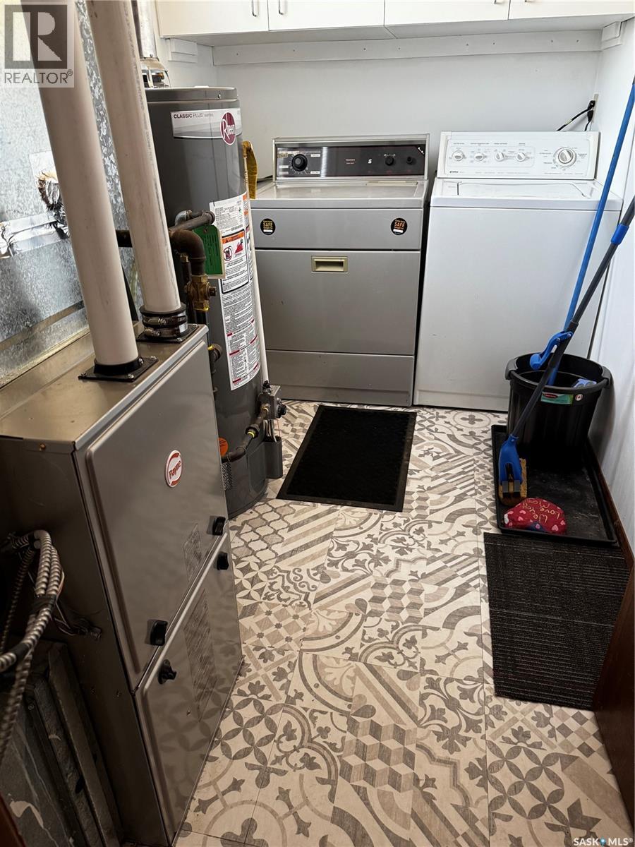 Single Family House 2 Level for Sale in  Bray STREET E Swift Current 