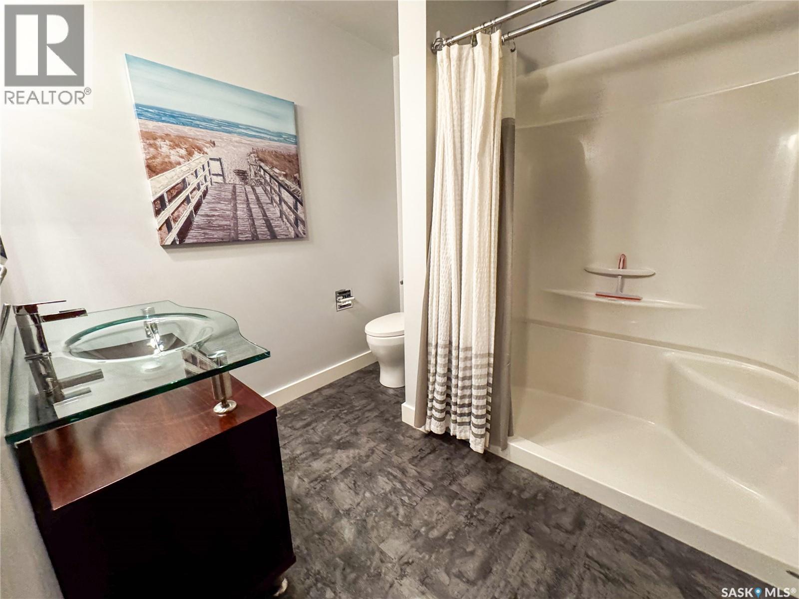 Single Family House 2 Level for Sale in  Bray STREET E Swift Current 