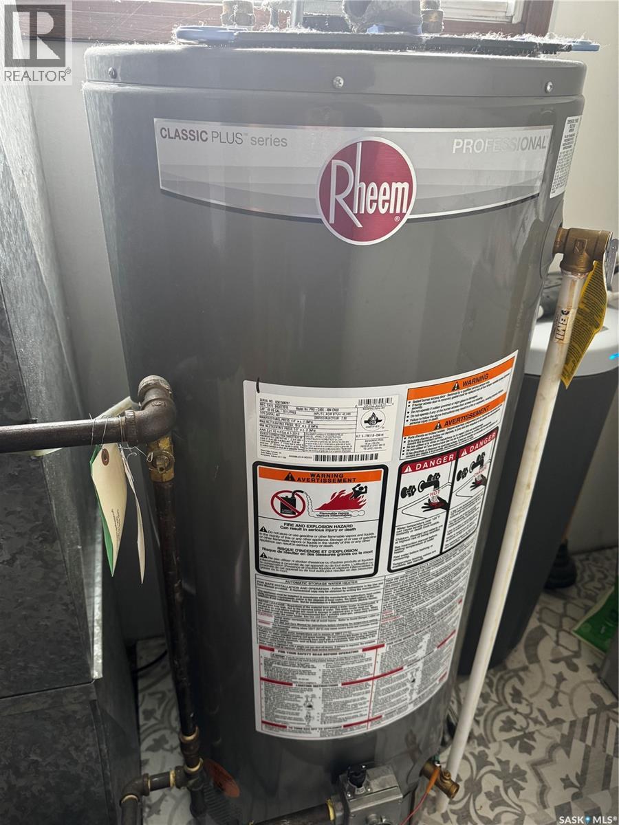 Single Family House 2 Level for Sale in  Bray STREET E Swift Current 