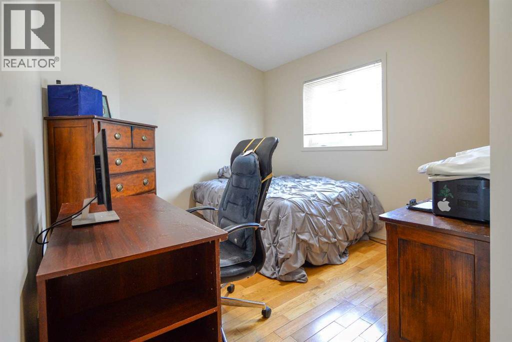 Single Family House Bungalow for Sale in  Valley Meadow Close NW Valley Ridge Calgary 