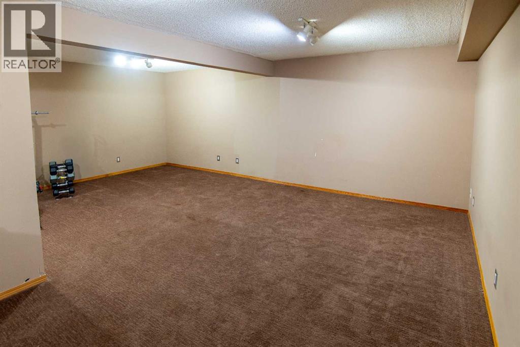 Single Family House Bungalow for Sale in  Valley Meadow Close NW Valley Ridge Calgary 