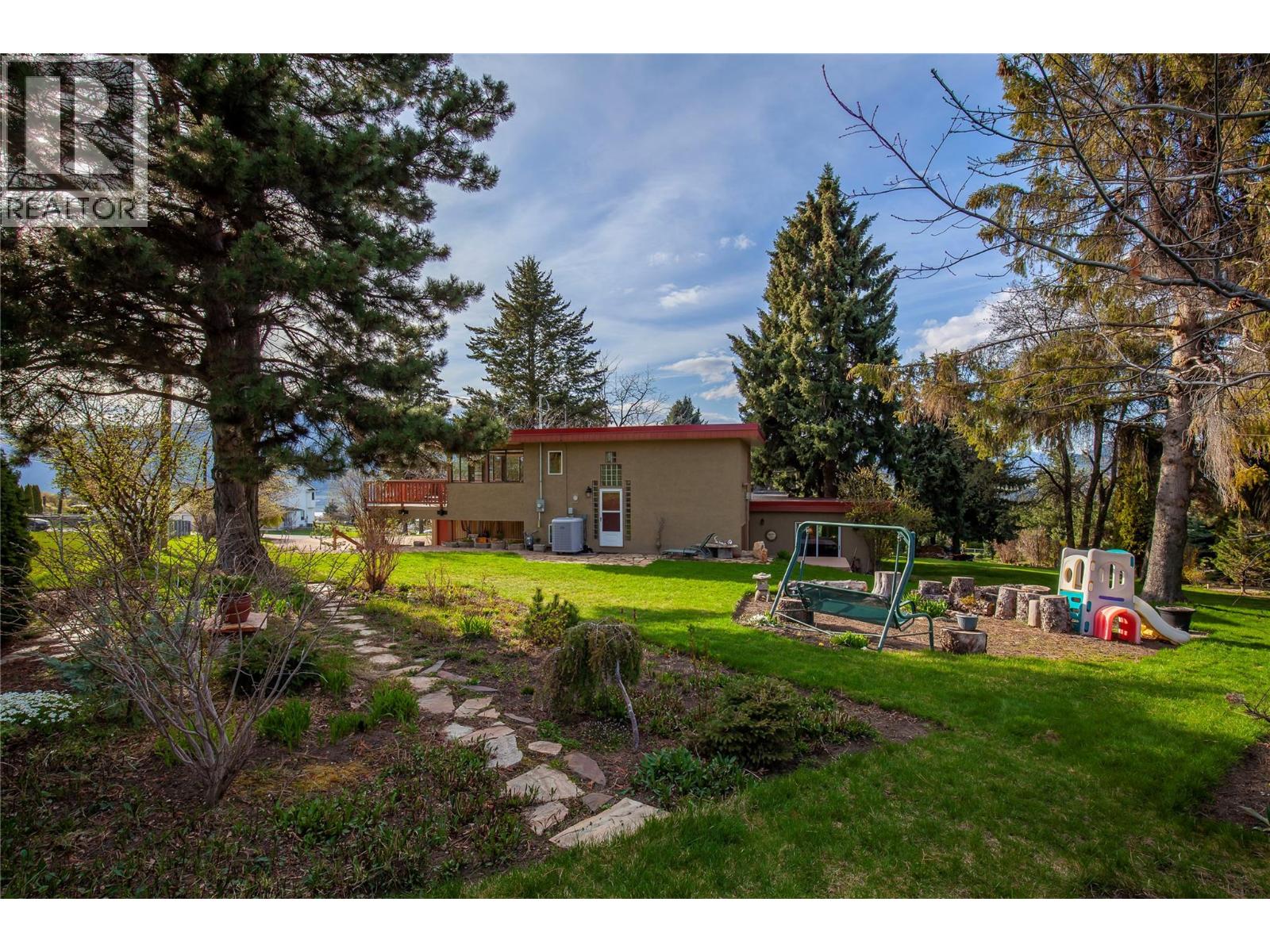 239 Stepping Stones Crescent, Spallumcheen