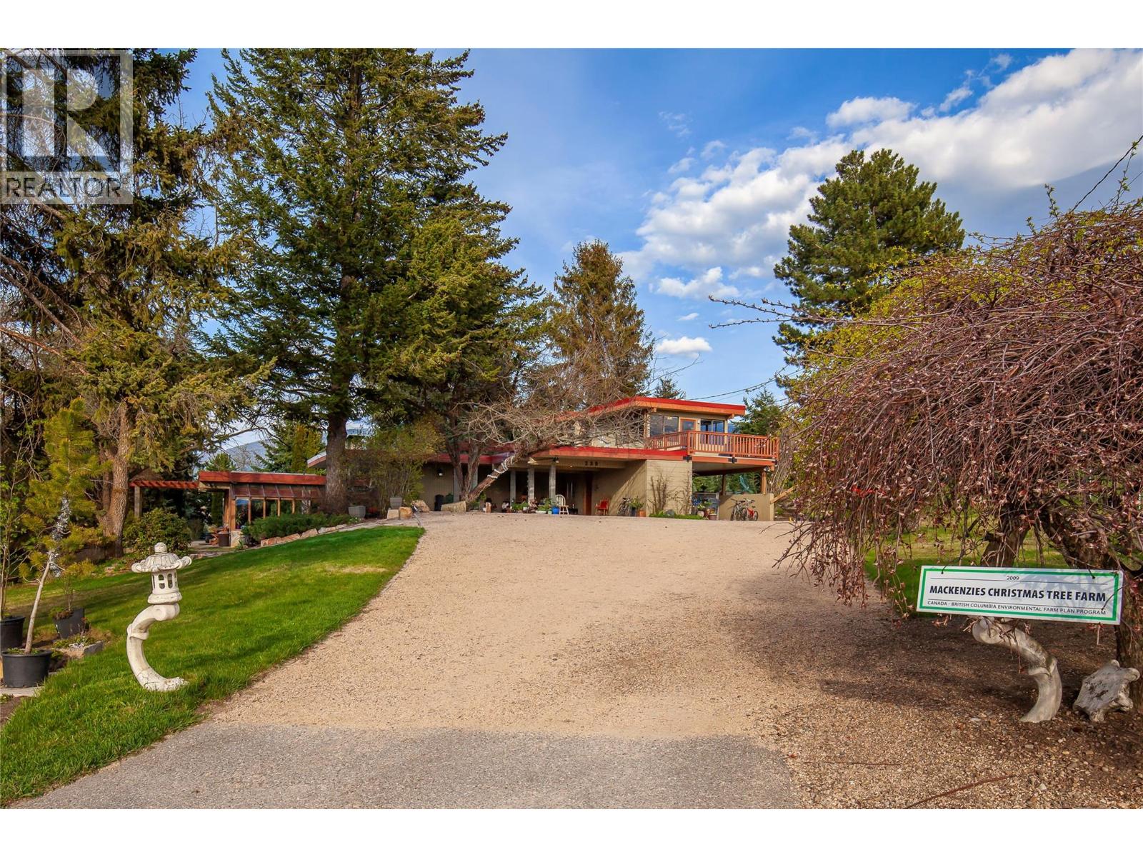 239 Stepping Stones Crescent, Spallumcheen