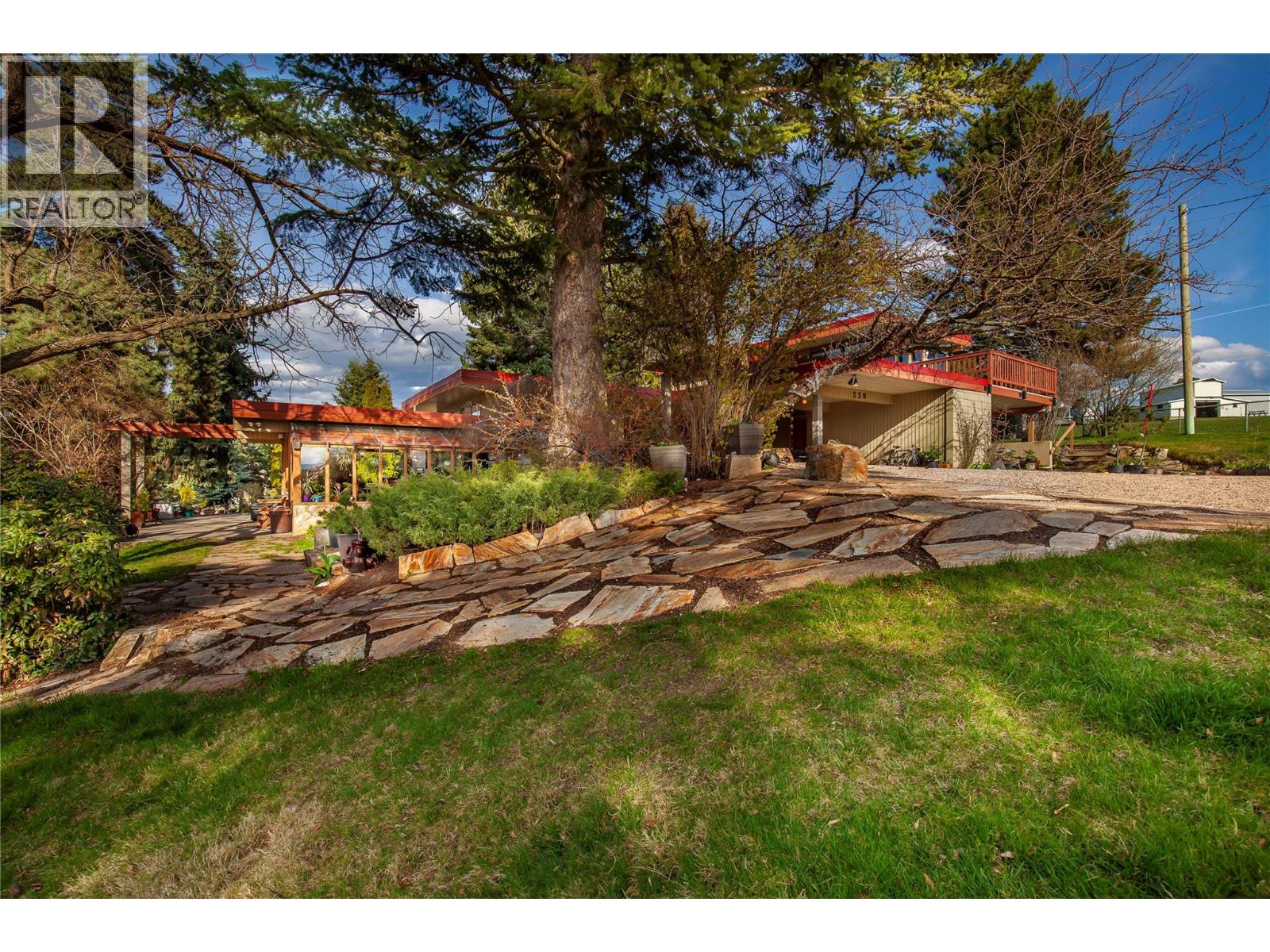 239 Stepping Stones Crescent, Spallumcheen