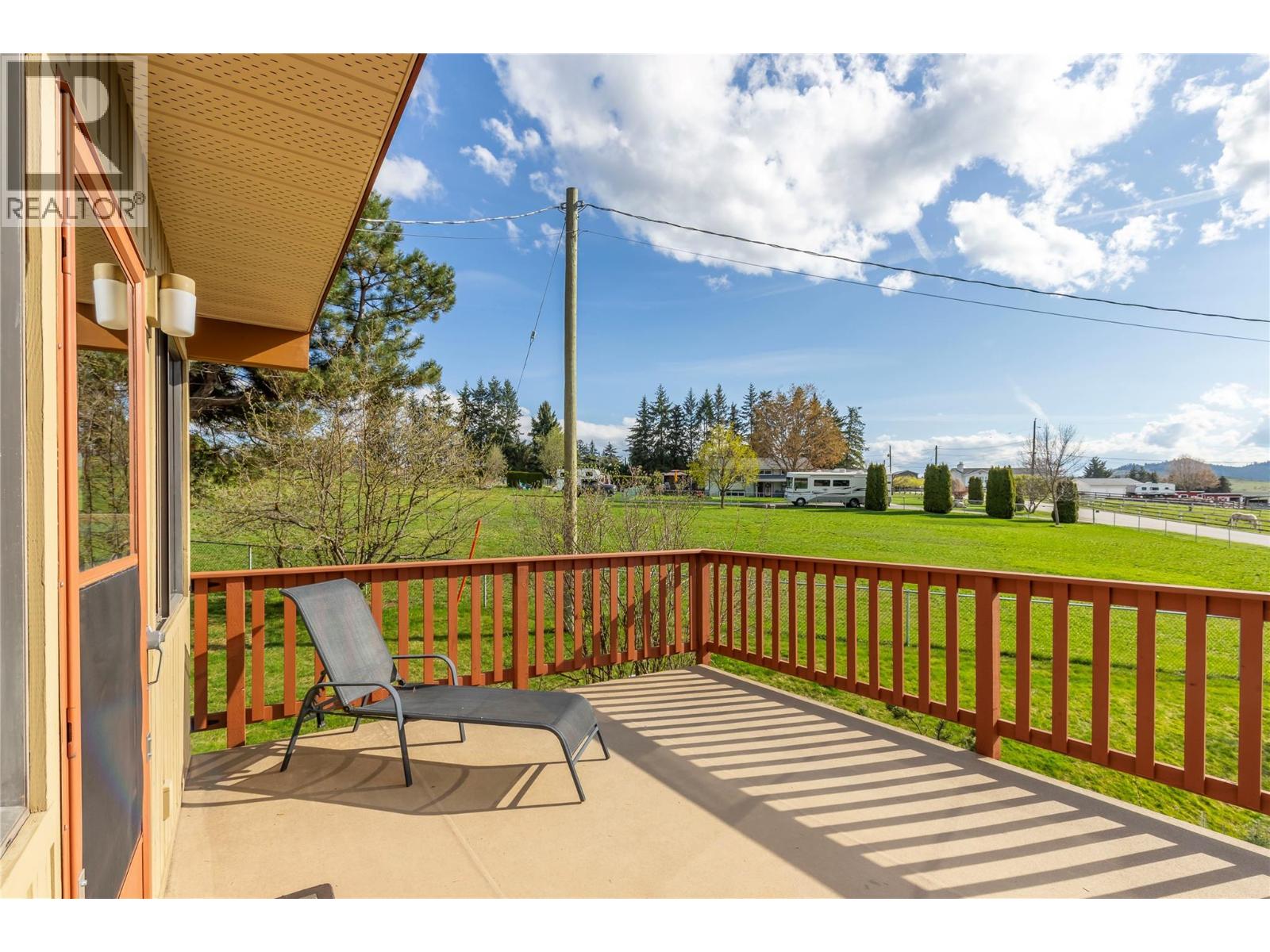 239 Stepping Stones Crescent, Spallumcheen