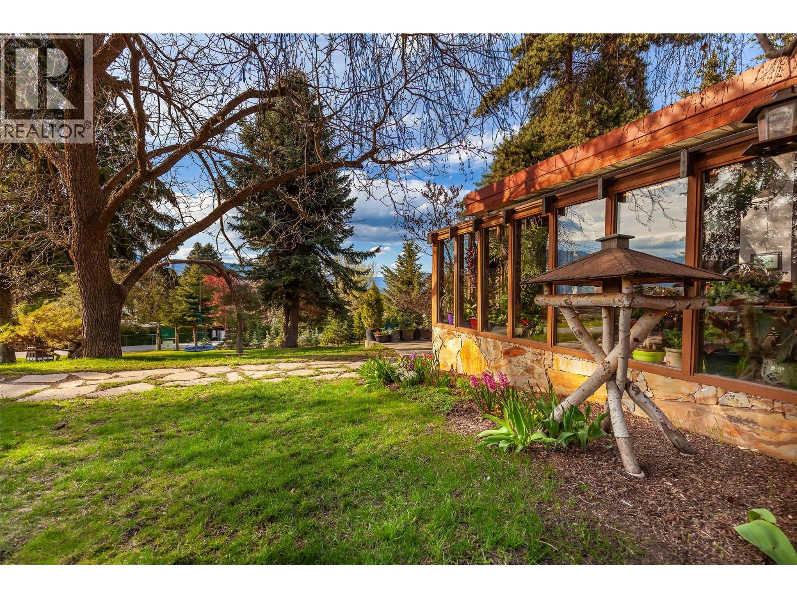 239 Stepping Stones Crescent, Spallumcheen