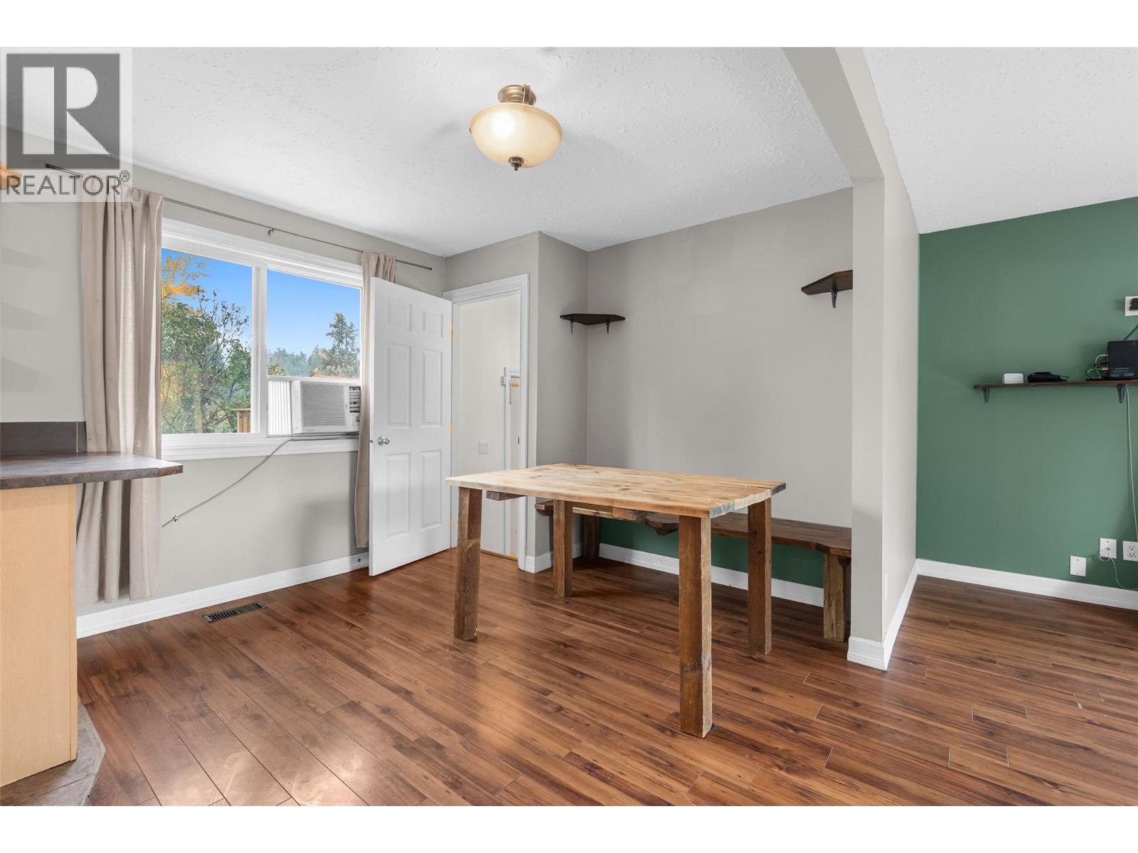  335 Nechiefman Street, Princeton