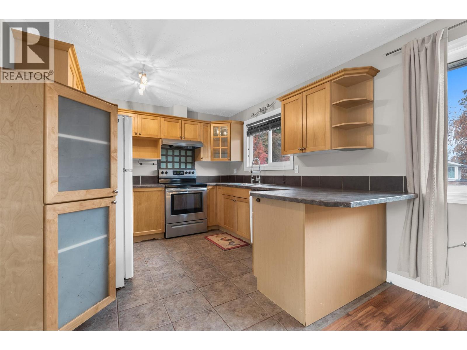  335 Nechiefman Street, Princeton