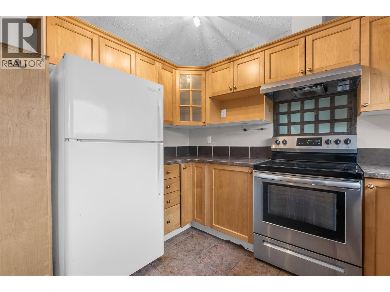  335 Nechiefman Street, Princeton