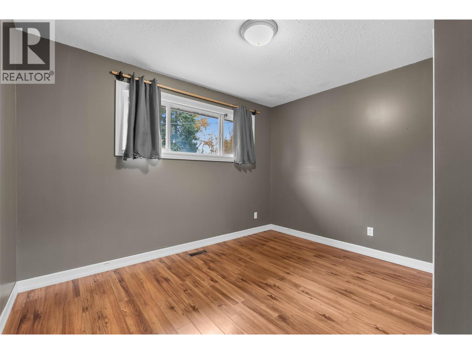  335 Nechiefman Street, Princeton