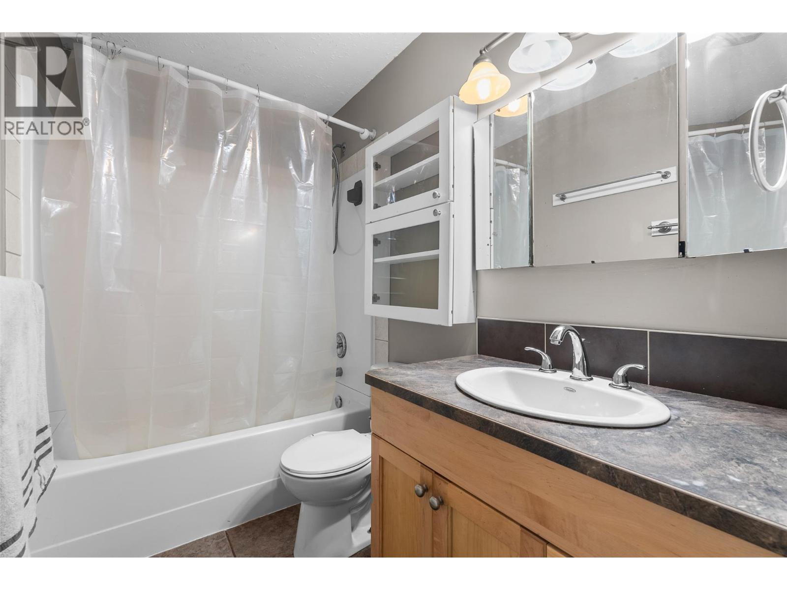  335 Nechiefman Street, Princeton