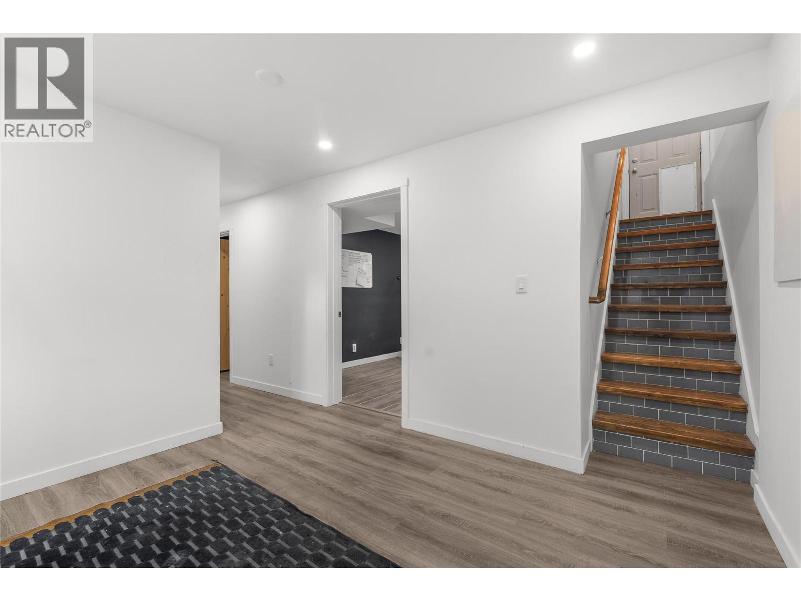  335 Nechiefman Street, Princeton