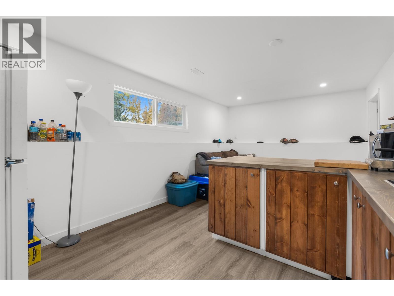  335 Nechiefman Street, Princeton