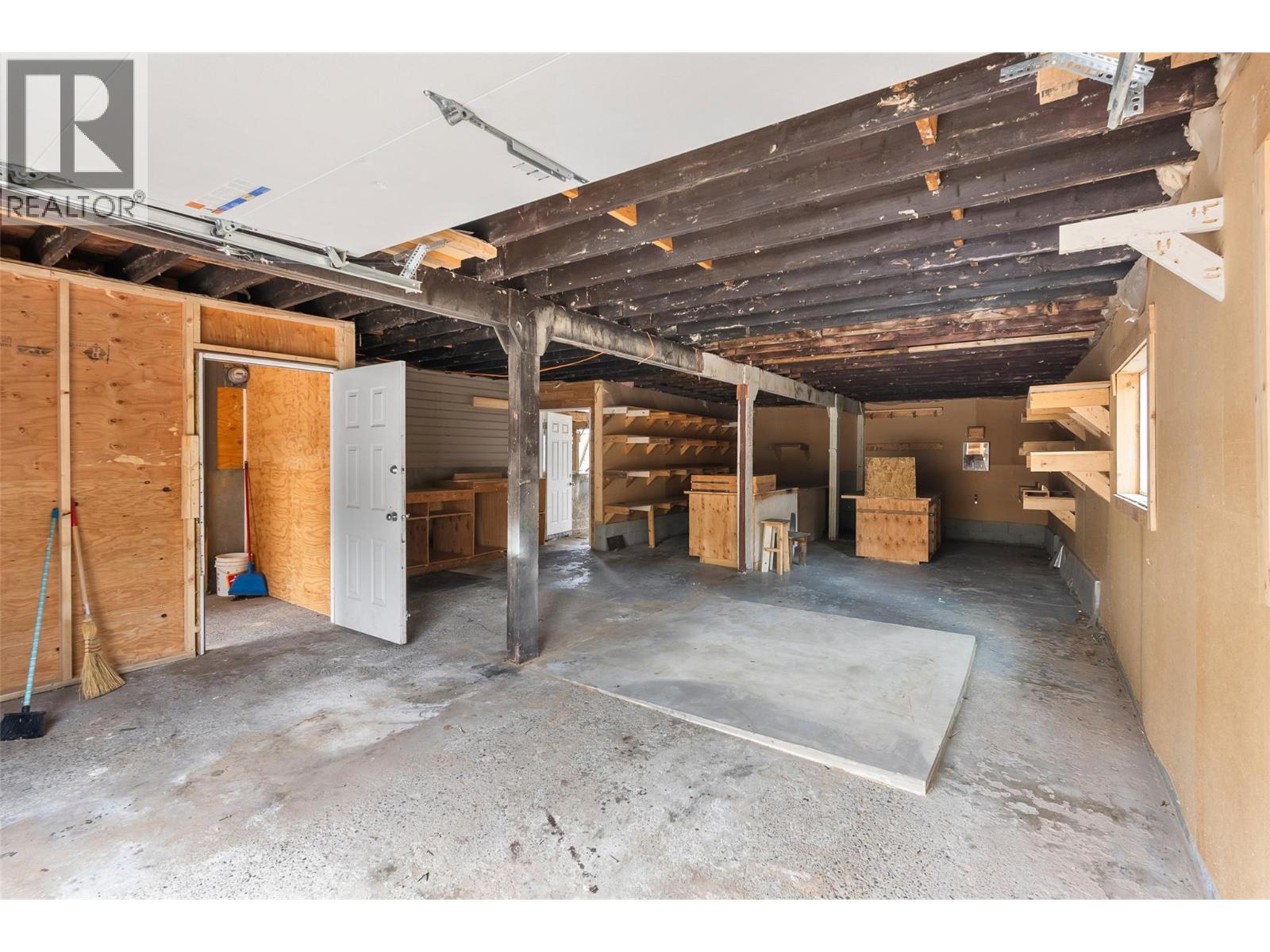  335 Nechiefman Street, Princeton