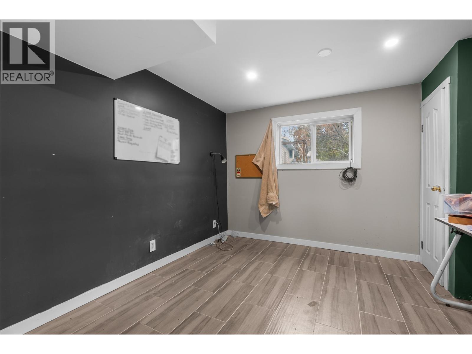 335 Nechiefman Street - 37