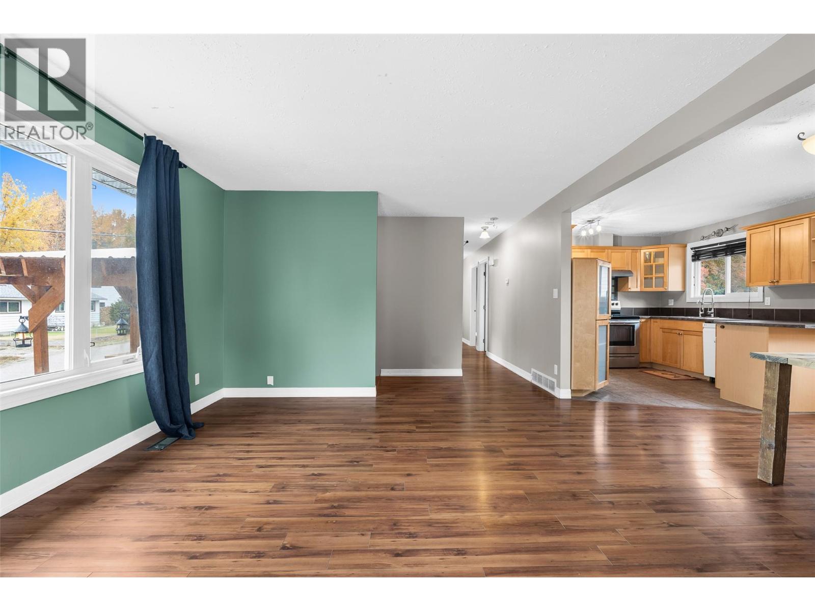  335 Nechiefman Street, Princeton