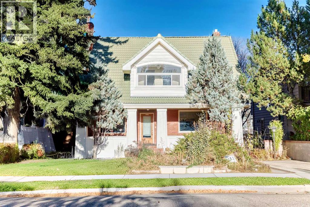 Single Family House for Sale in  SUPERIOR Avenue SW Scarboro Calgary 