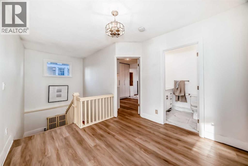Single Family House for Sale in  SUPERIOR Avenue SW Scarboro Calgary 