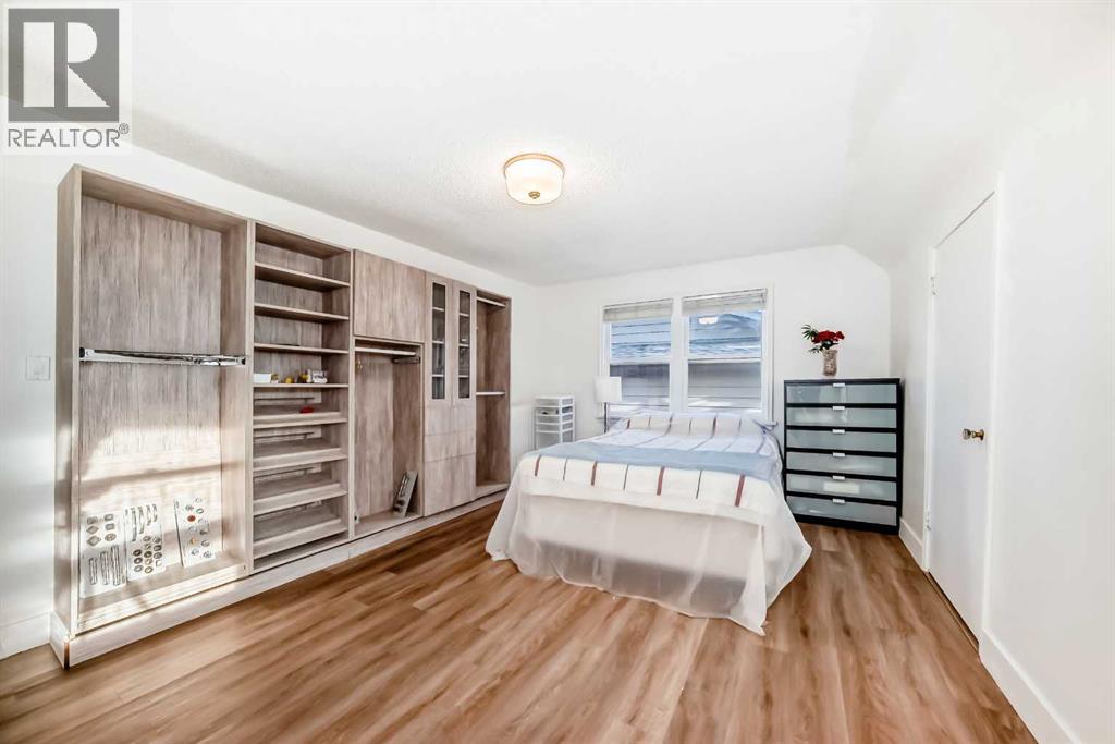 Single Family House for Sale in  SUPERIOR Avenue SW Scarboro Calgary 