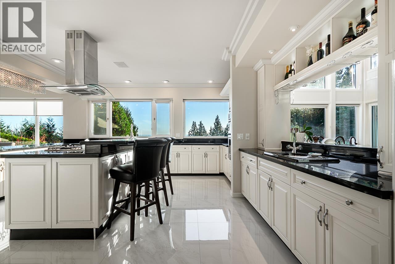 1562 PINECREST DRIVE, West Vancouver