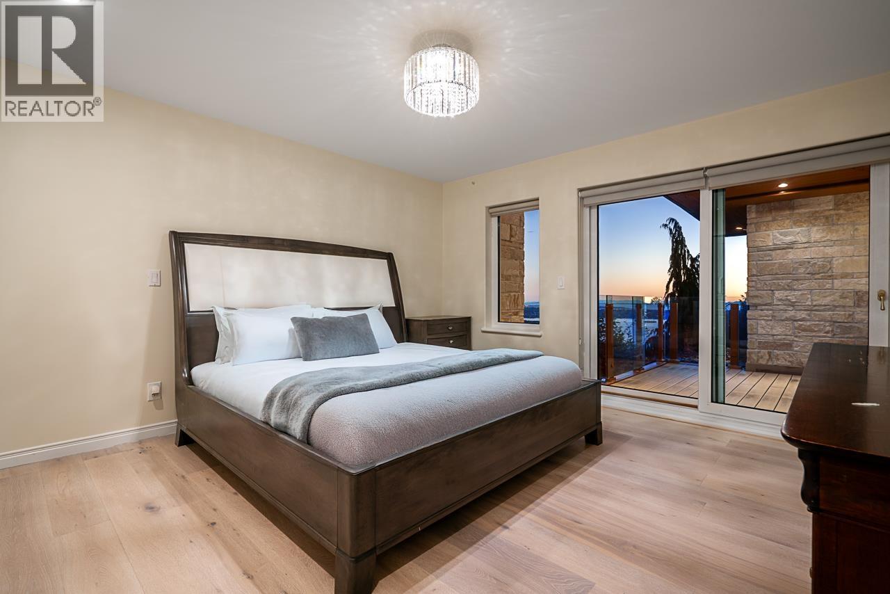 1562 PINECREST DRIVE, West Vancouver