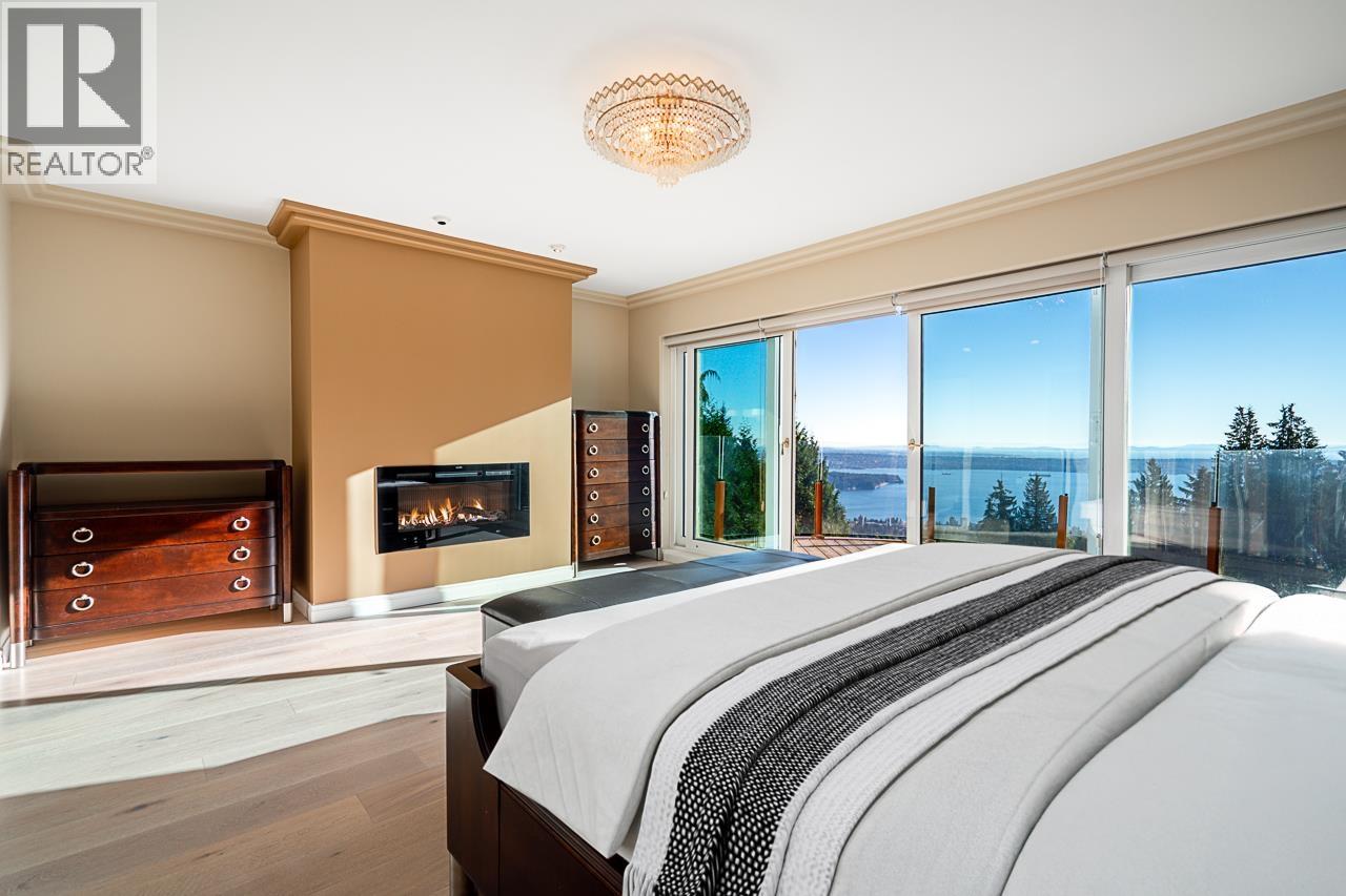 1562 PINECREST DRIVE, West Vancouver
