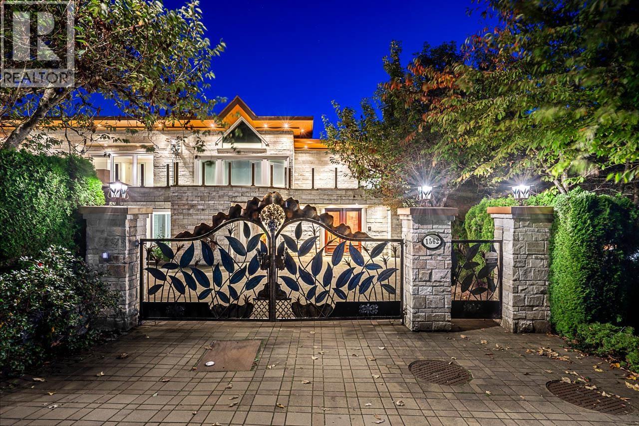 1562 PINECREST DRIVE, West Vancouver