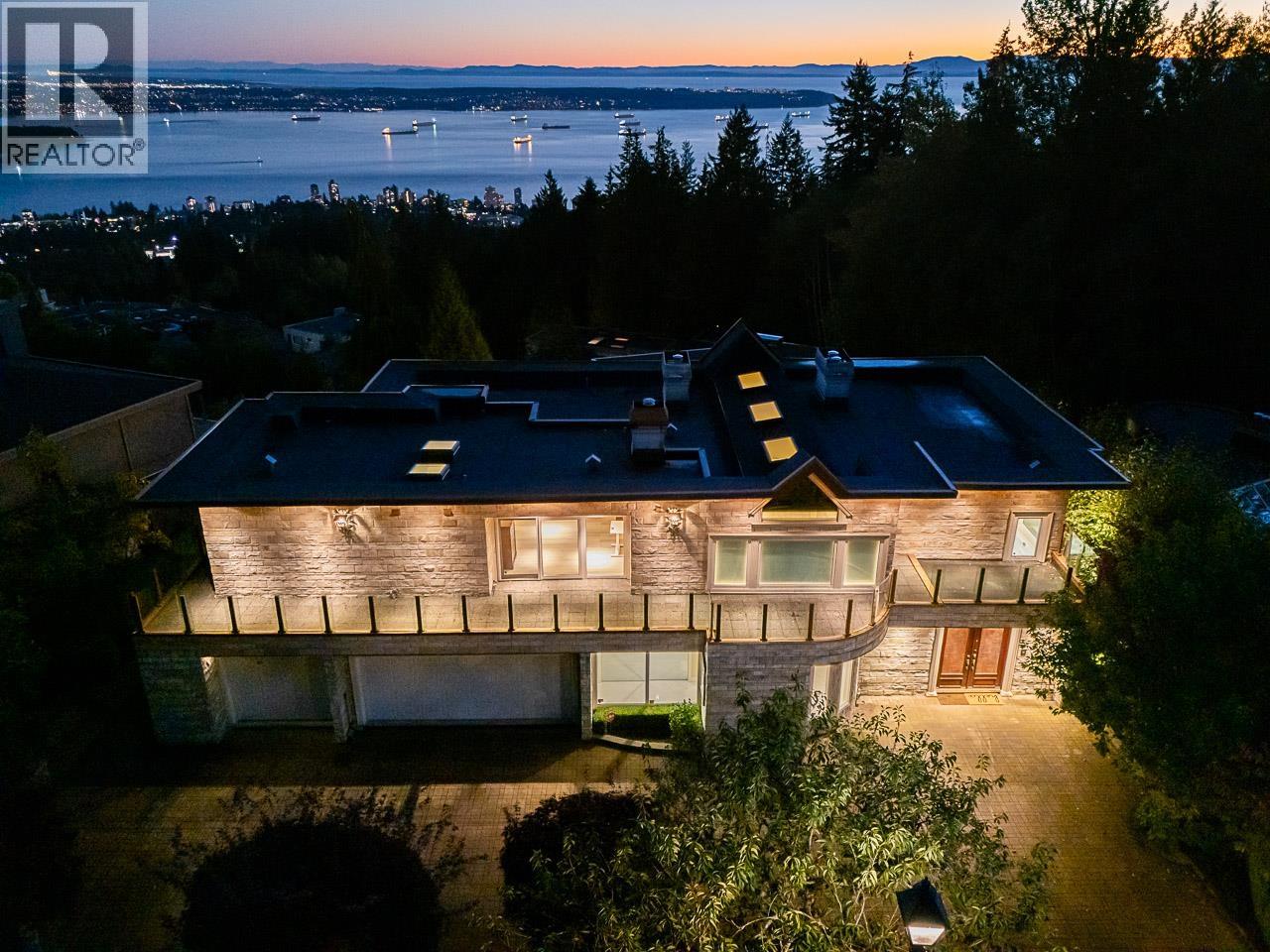 1562 PINECREST DRIVE, West Vancouver