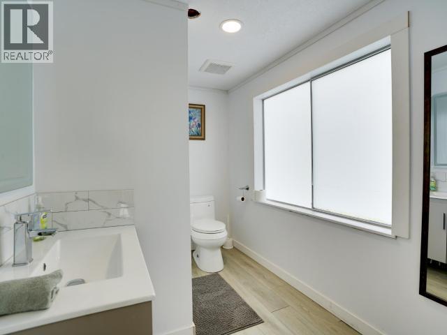 4279 JOYCE AVE, Powell River