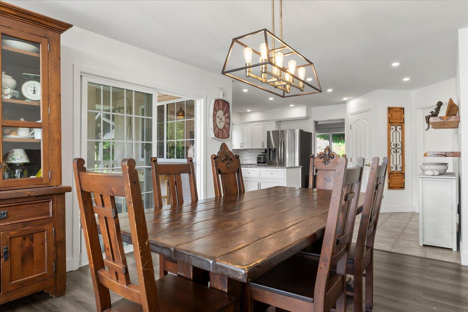 8657 SUNBURST PLACE, Chilliwack Mountain, Chilliwack