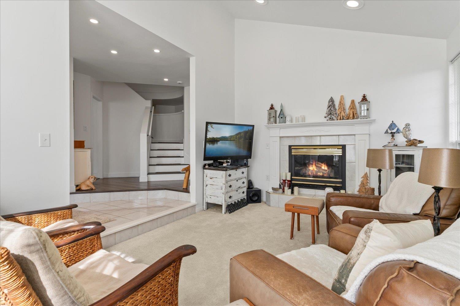 8657 SUNBURST PLACE, Chilliwack Mountain, Chilliwack