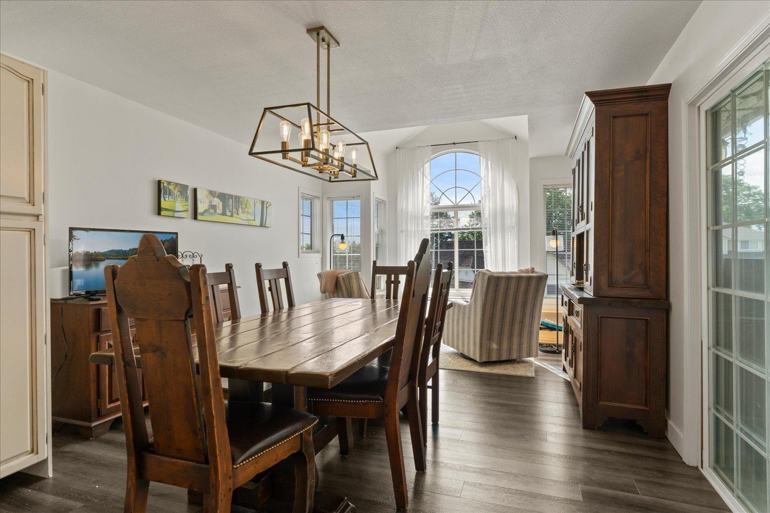 8657 SUNBURST PLACE, Chilliwack Mountain, Chilliwack