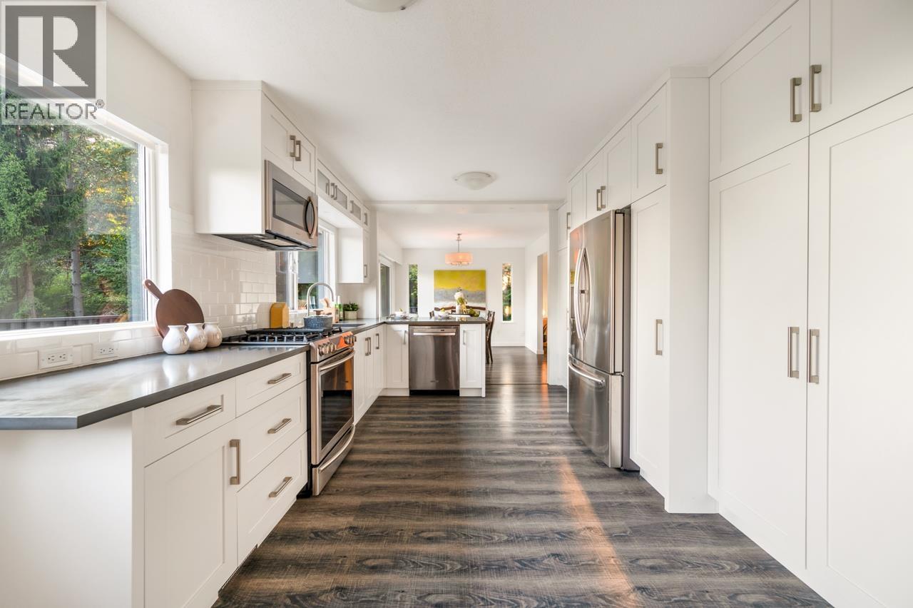 1550 PALMERSTON AVENUE, West Vancouver