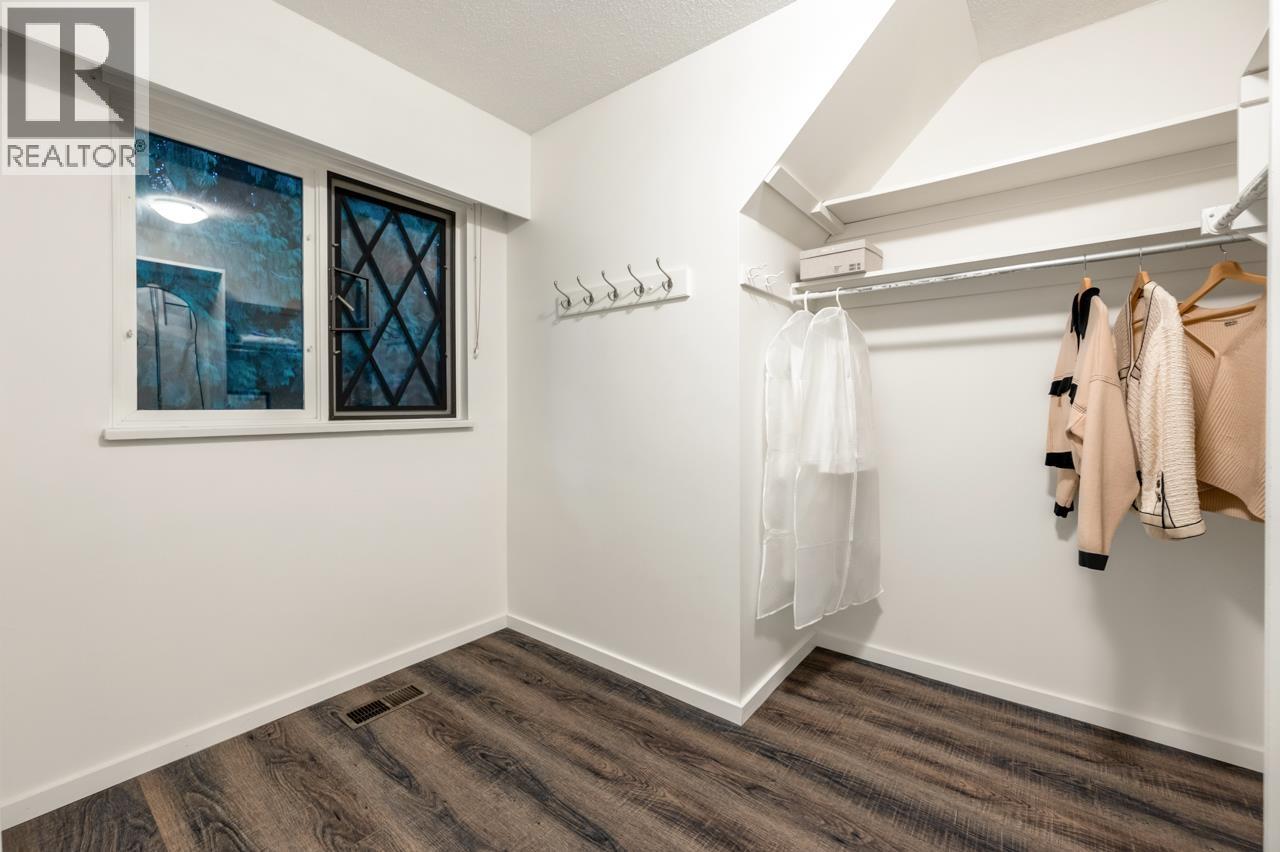 1550 PALMERSTON AVENUE, West Vancouver