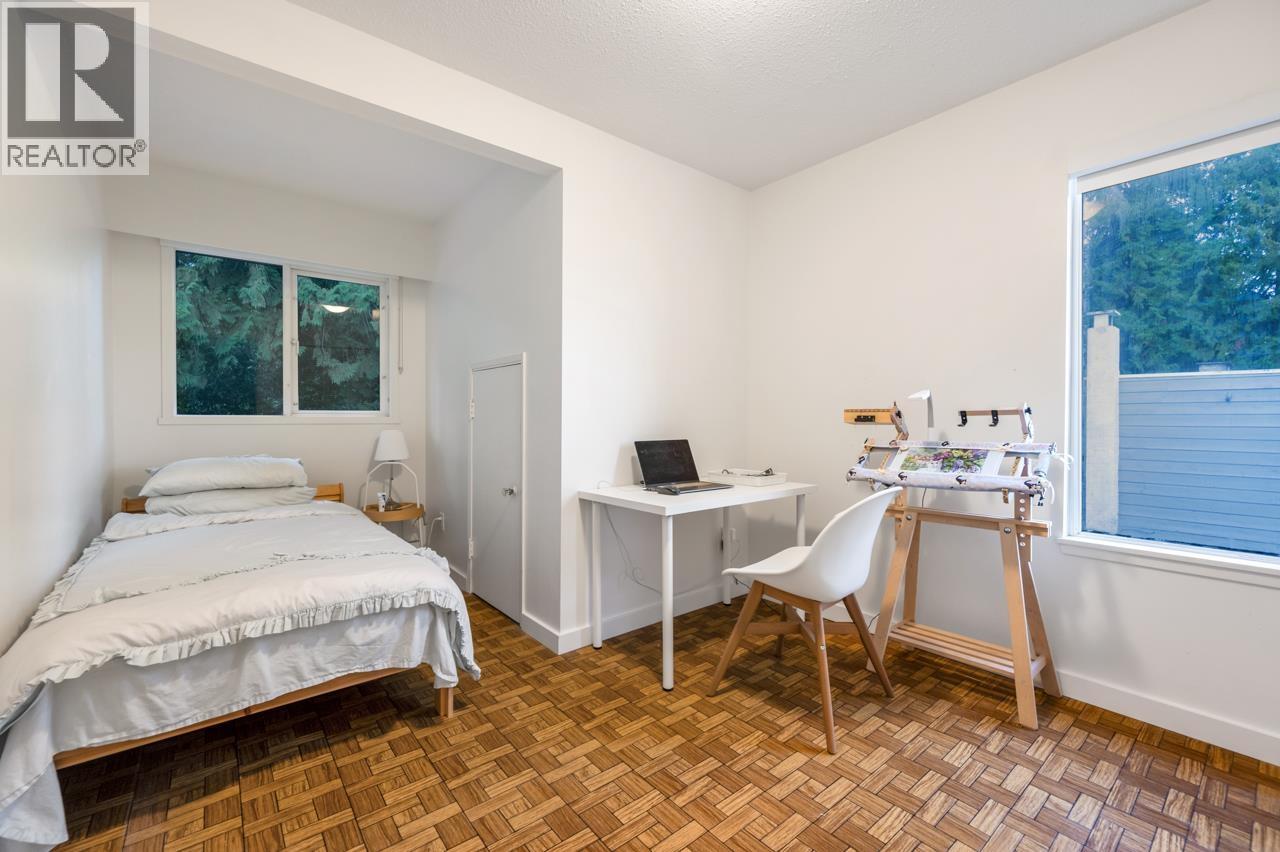 1550 PALMERSTON AVENUE, West Vancouver