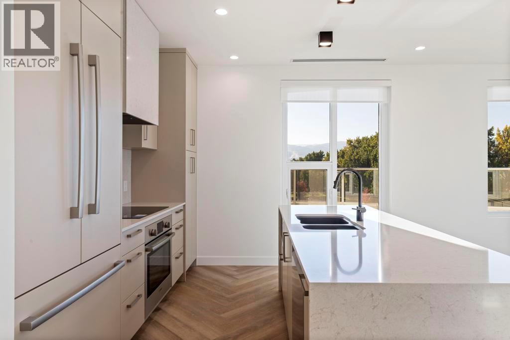 509 3340 Lakeshore Road, Kelowna