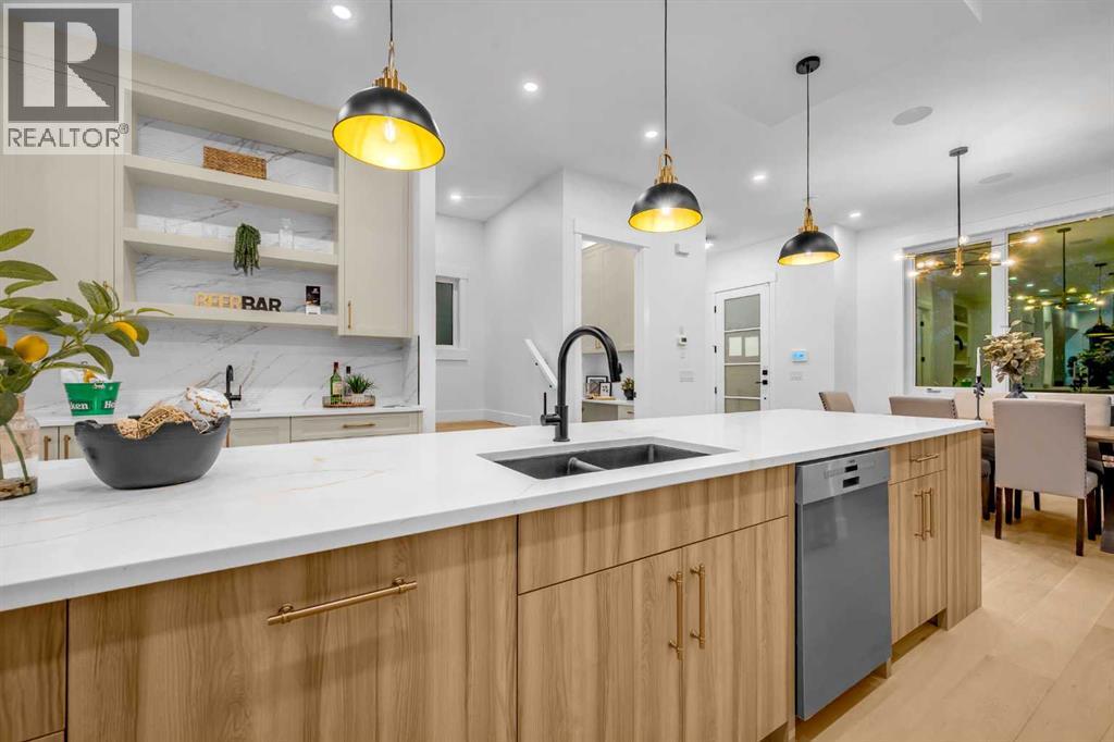 Single Family House for Sale in   Avenue SW North Glenmore Park Calgary 