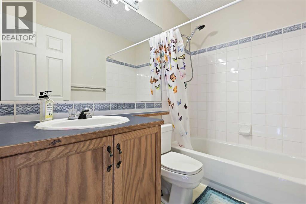 Single Family House for Sale in  Inverness Gardens SE McKenzie Towne Calgary 