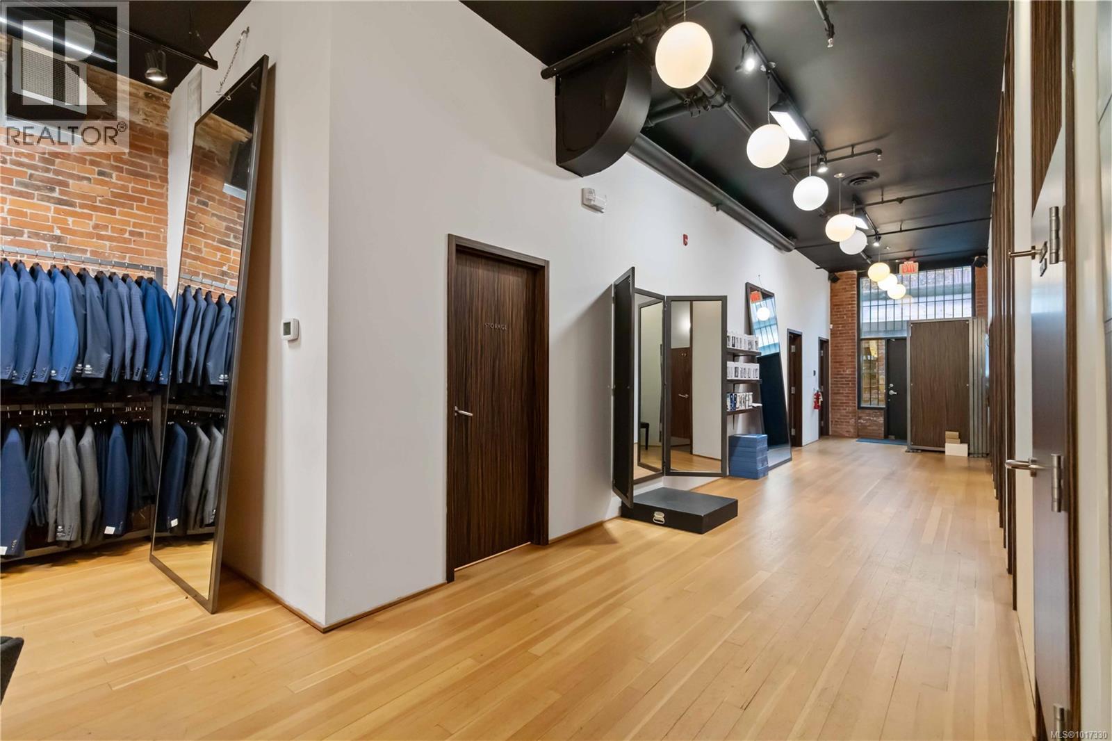 101 534 Yates St, Victoria